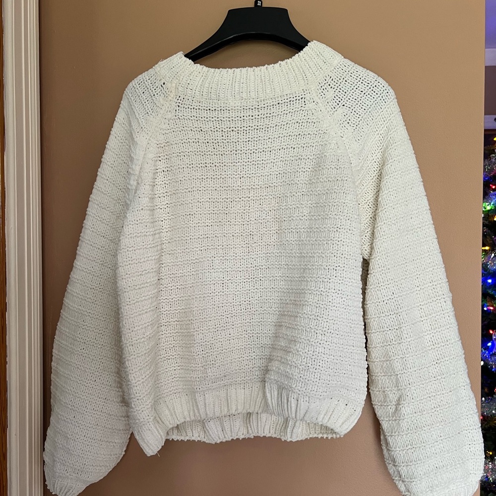 Woman’s sweater. Size small ivory. Long sleeved.